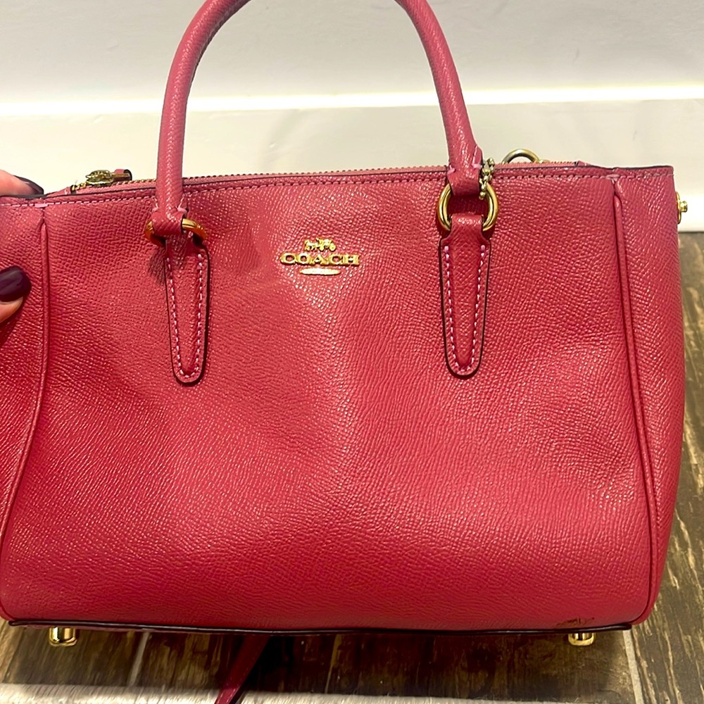 Coach over the shoulder purse. Great condition.